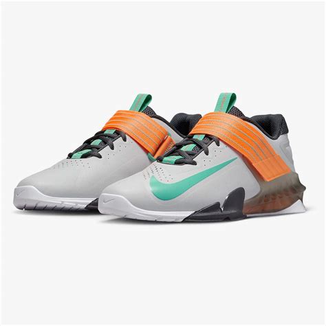 nike savaleos